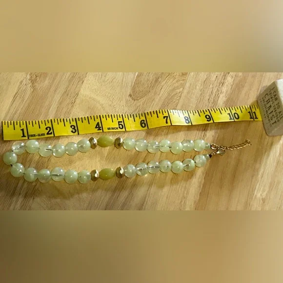 Elegant Green Vintage Beaded Necklace - Picture 5 of 5